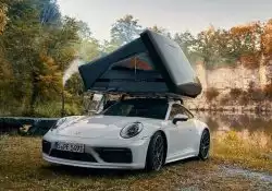 Porsche 911 Pakai Roof Tent OEM Bisa Langsung Diajak Kemah