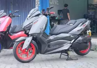 GALERI: Yamaha XMax Bore-Up 300 Body Kasar Pakai Karbon by Kabon