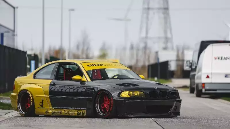 Modifikasi BMW E46 M3, Tampil Racing Dengan Body Karbon