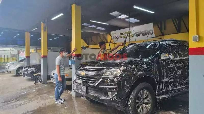 Cuci Mobil di Garasi Oase Cuma Rp 30.000 Pakai Sabun PH Balance