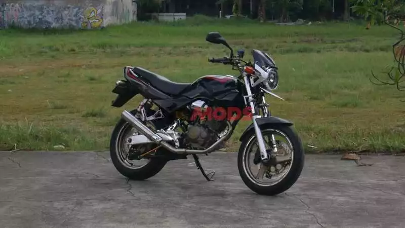 Modifikasi Honda Tiger Hedon Pakai Bodi Lapis Karbon