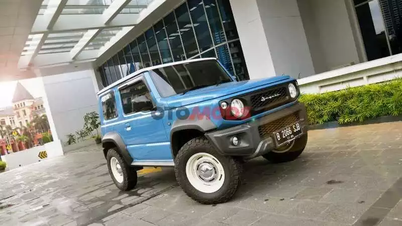 Ubahan Eksterior Suzuki Jimny, Satu-Satunya Warna Biru!