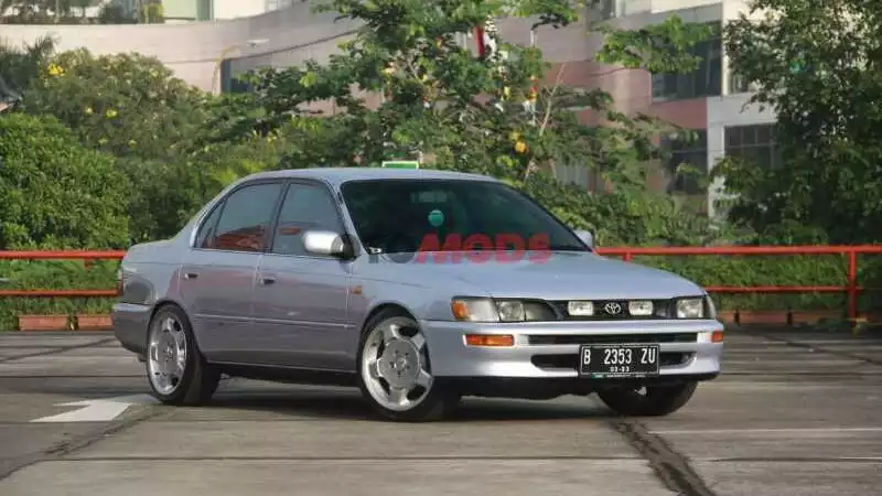 Nostalgia Modifikasi Era '90-an, Toyota Great Corolla Pakai Pelek Mercy
