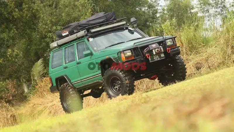 Modifikasi Jeep Cherokee Sport Paling Siap Off-Road!